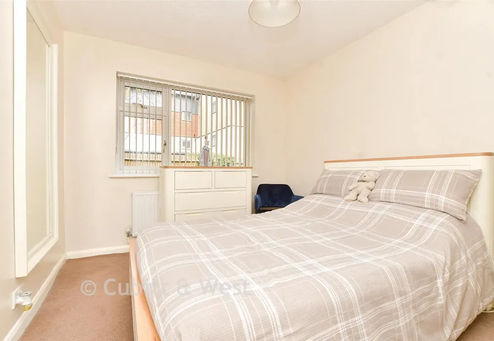 Bedroom - Dale Road, Purley, Surrey - Wards of Kent