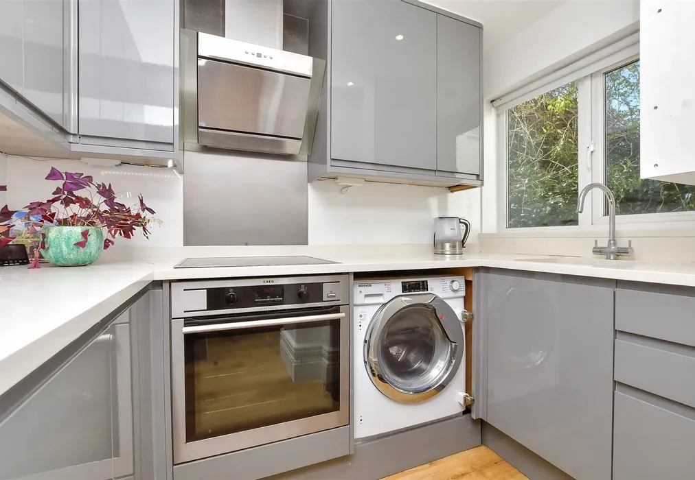Kitchen - Foxley Lane, Purley, Surrey - Wards of Kent
