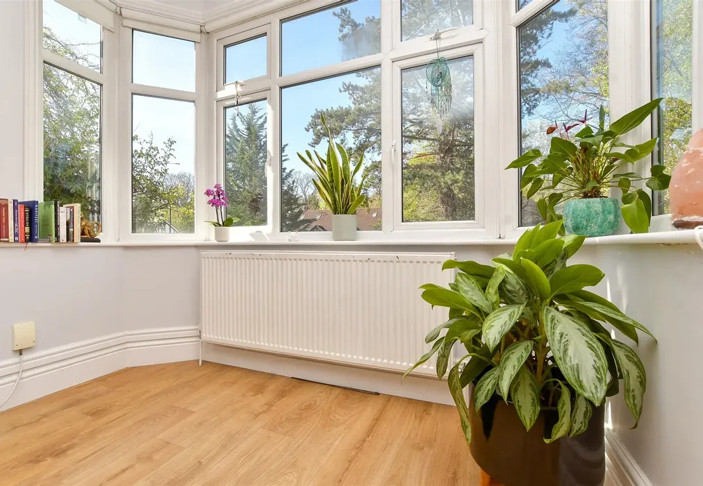 Internal Lifestyle Photograph - Foxley Lane, Purley, Surrey - Wards of Kent