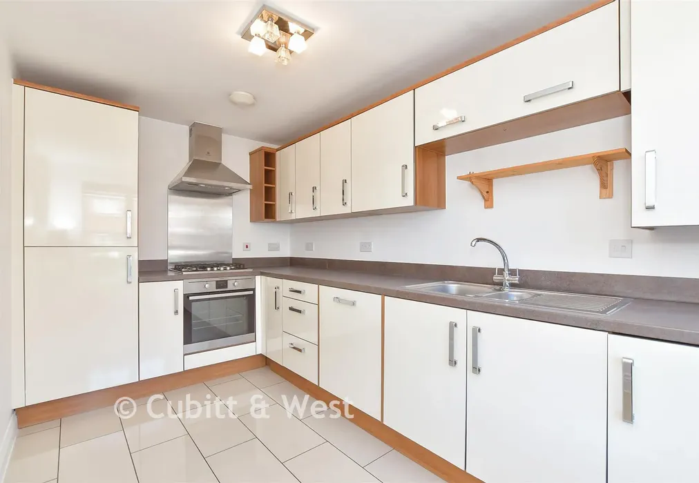 Kitchen 1 - Oaklands Avenue, Rowland's Castle, Hampshire - Wards of Kent