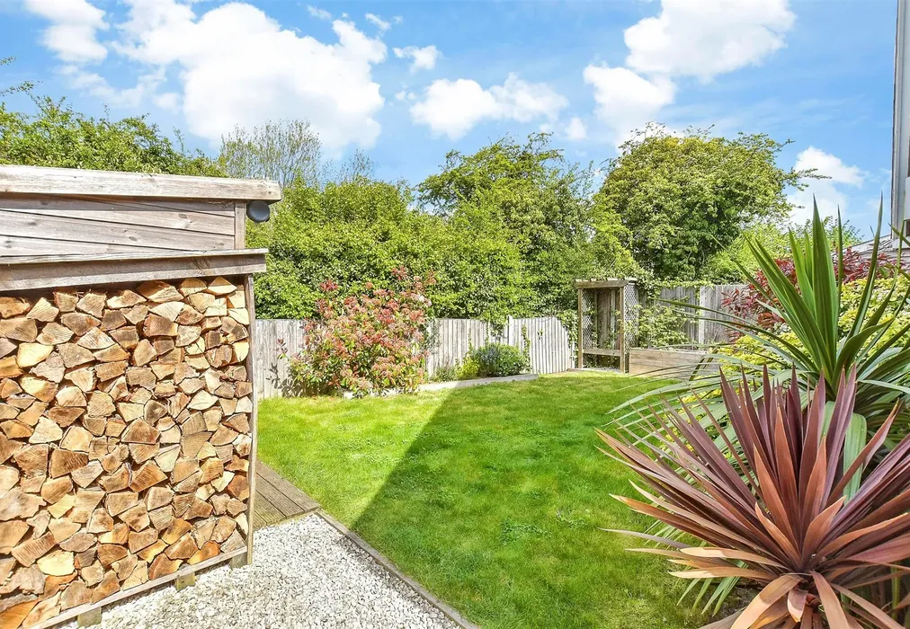 Rear Garden - Island Road, Upstreet, Canterbury, Kent - Wards of Kent