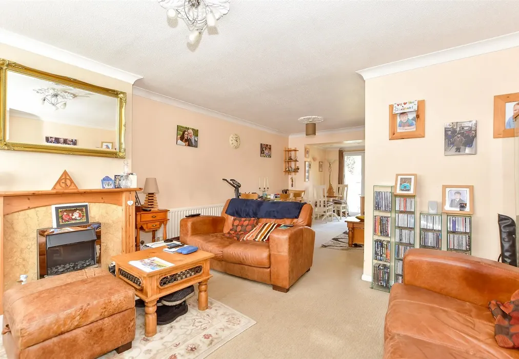 Lounge/Diner - Crofton Close, Waterlooville, Hampshire - Wards of Kent