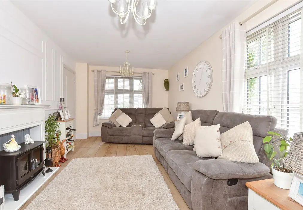 Lounge - Cooper Drive, Herne Bay, Kent - Wards of Kent