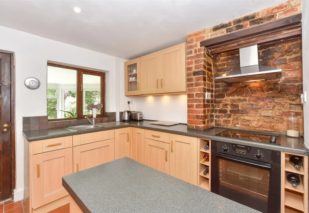 Kitchen - Harbourne Lane, High Halden, Ashford, Kent - Wards of Kent