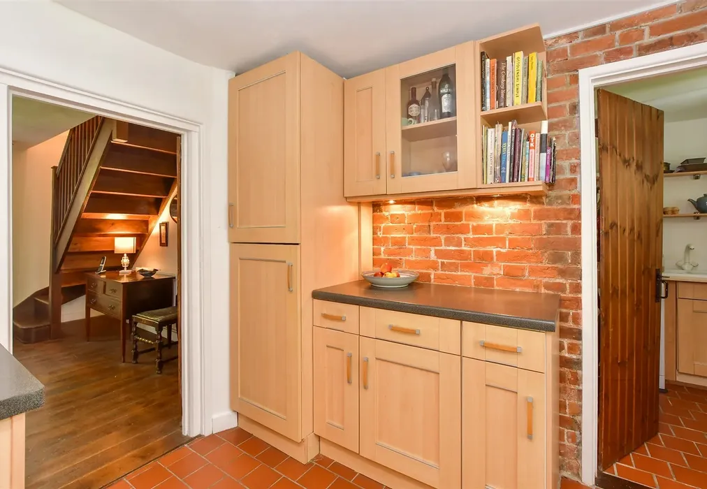 Kitchen - Harbourne Lane, High Halden, Ashford, Kent - Wards of Kent