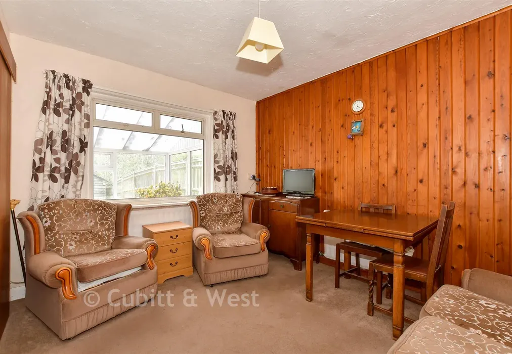 Dining Room - Green Lane, Crowborough, East Sussex - Wards of Kent