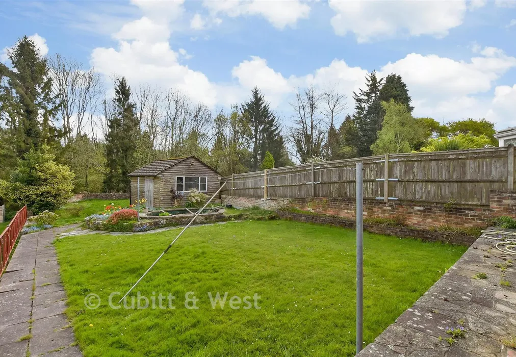Rear Garden - Green Lane, Crowborough, East Sussex - Wards of Kent