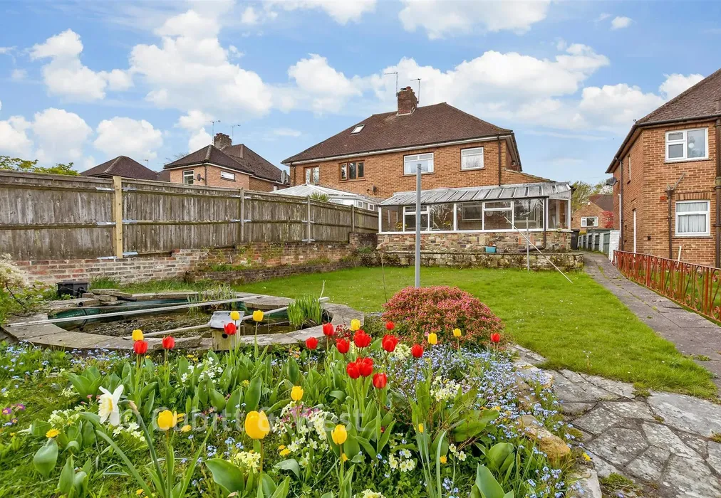 Rear Garden - Green Lane, Crowborough, East Sussex - Wards of Kent