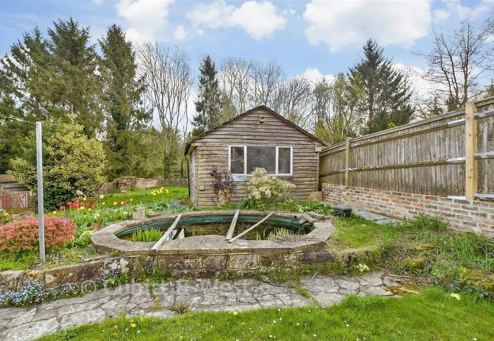 Rear Garden - Green Lane, Crowborough, East Sussex - Wards of Kent