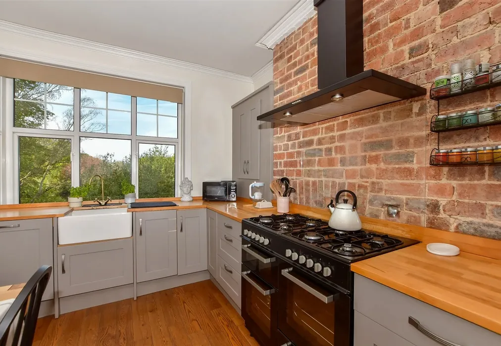 Kitchen - Sandhurst Road, Tunbridge Wells, Kent - Wards of Kent
