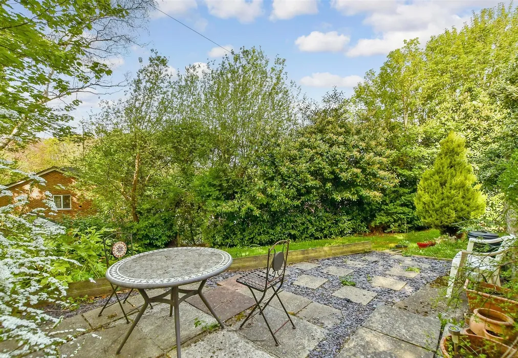 Communal Gardens - Sandhurst Road, Tunbridge Wells, Kent - Wards of Kent