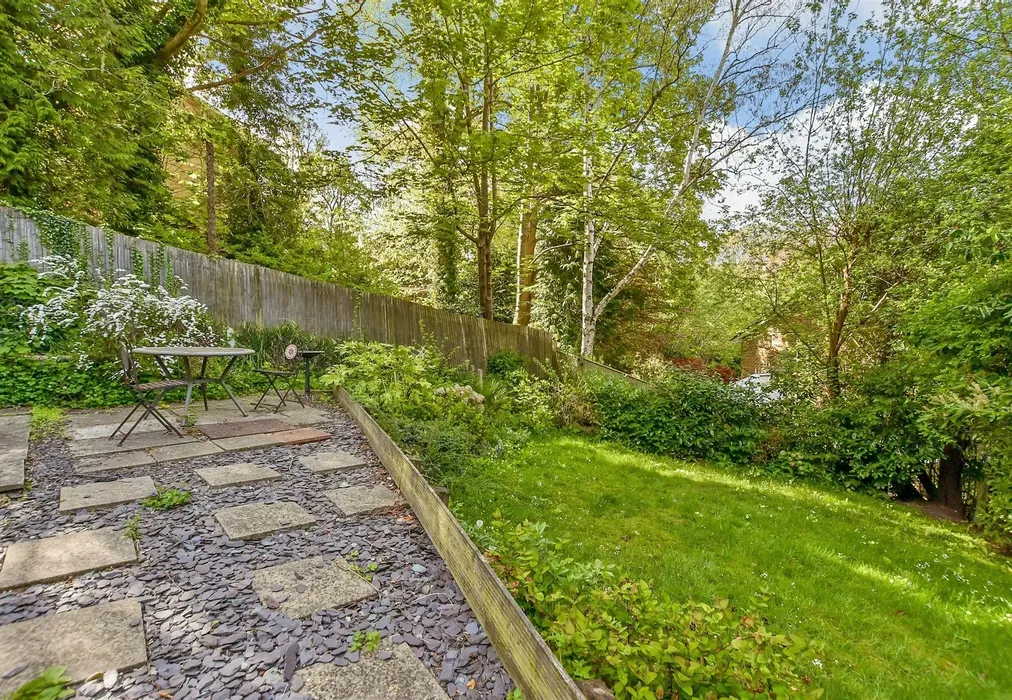 Communal Gardens - Sandhurst Road, Tunbridge Wells, Kent - Wards of Kent