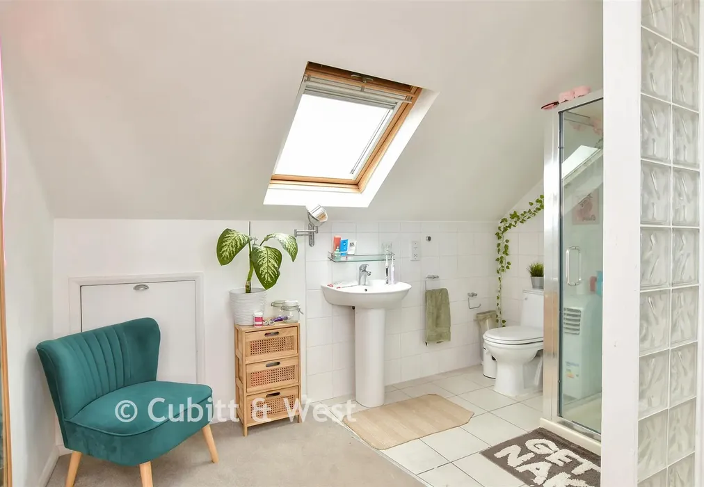 Bedroom 1 - Sycamore Close, Woodingdean, Brighton, East Sussex - Wards of Kent