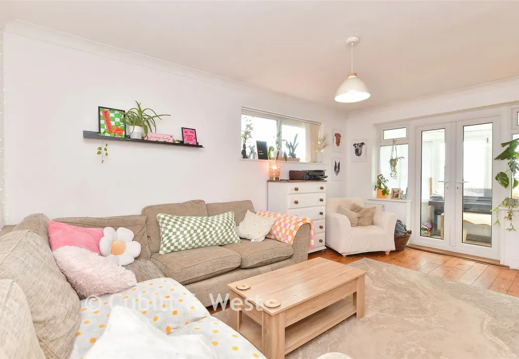 Lounge - Sycamore Close, Woodingdean, Brighton, East Sussex - Wards of Kent