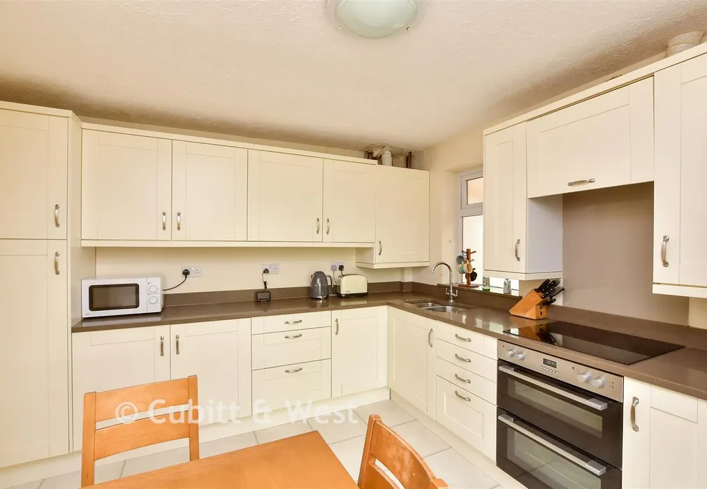 Kitchen - Downland Road, Woodingdean, Brighton, East Sussex - Wards of Kent