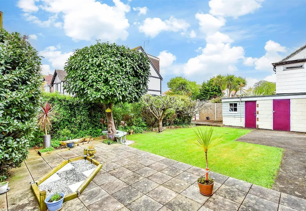 Rear Garden - Parklands Avenue, Bognor Regis, West Sussex - Wards of Kent