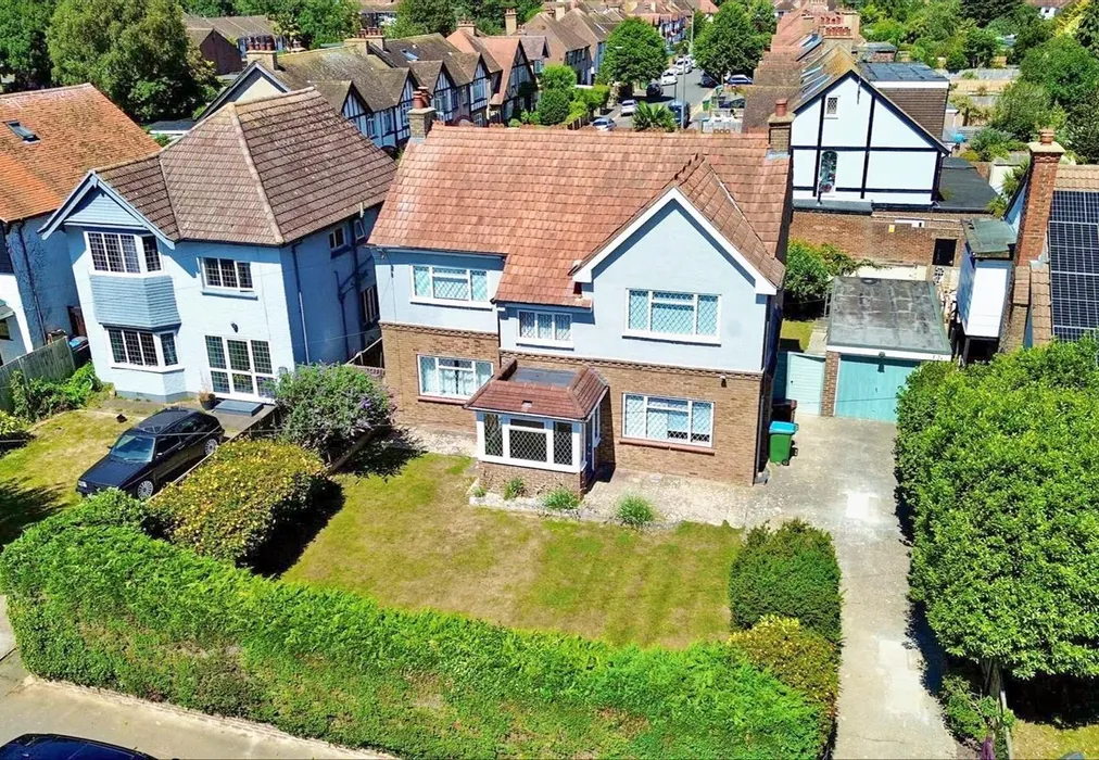 Front - Parklands Avenue, Bognor Regis, West Sussex - Wards of Kent