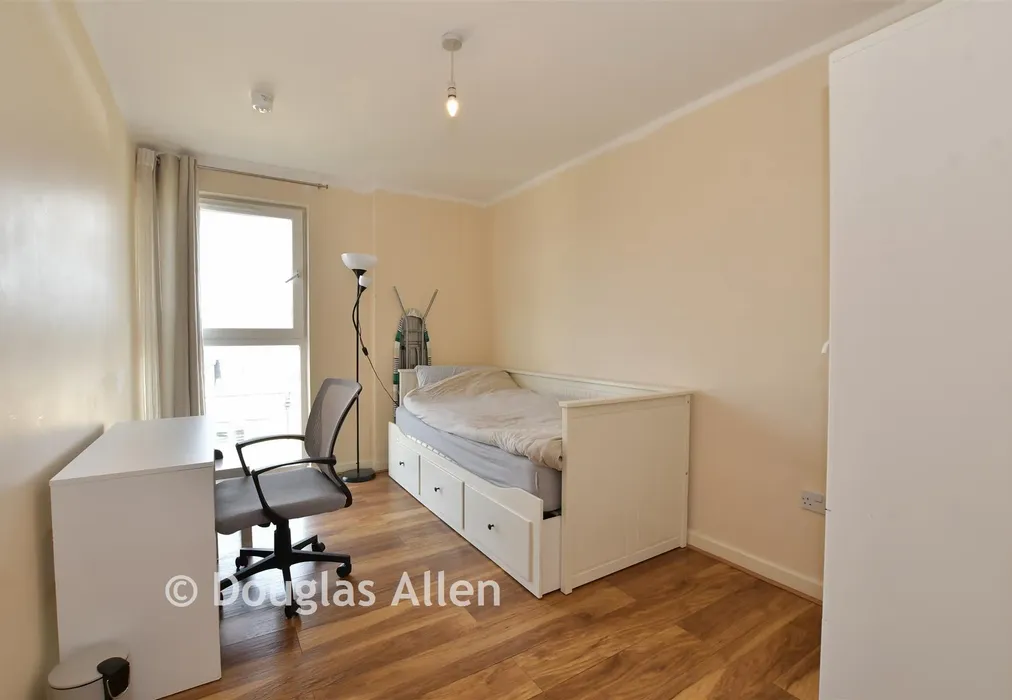 Bedroom 2 - Monarch Way, Ilford, Essex - Wards of Kent