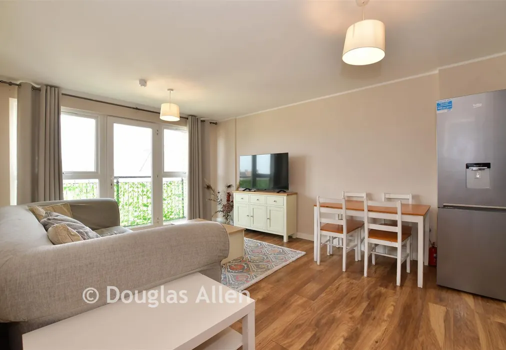 Lounge/Dining Room - Monarch Way, Ilford, Essex - Wards of Kent