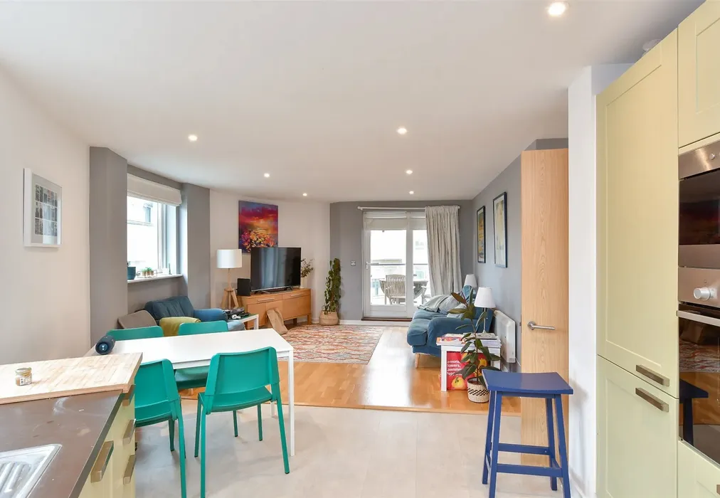 Lounge/ Kitchen - West Street, Brighton, East Sussex - Wards of Kent