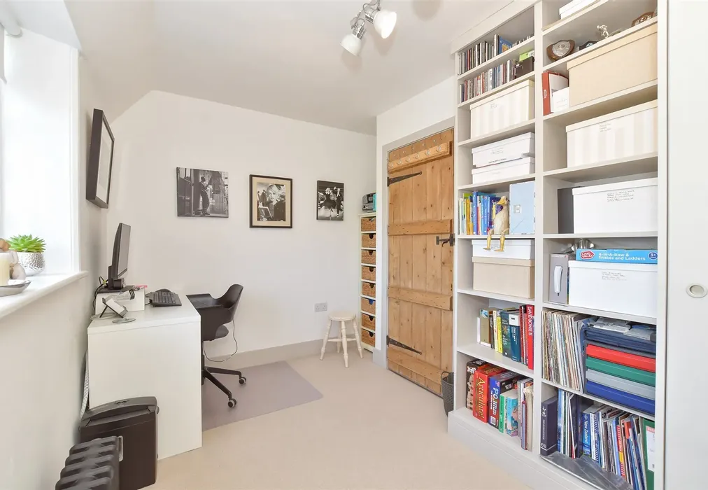 Bedroom 3 - Maltravers Street, Arundel, West Sussex - Wards of Kent