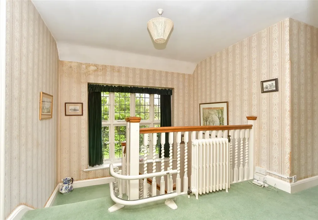 Landing - The Street, Hartlip, Sittingbourne, Kent - Wards of Kent