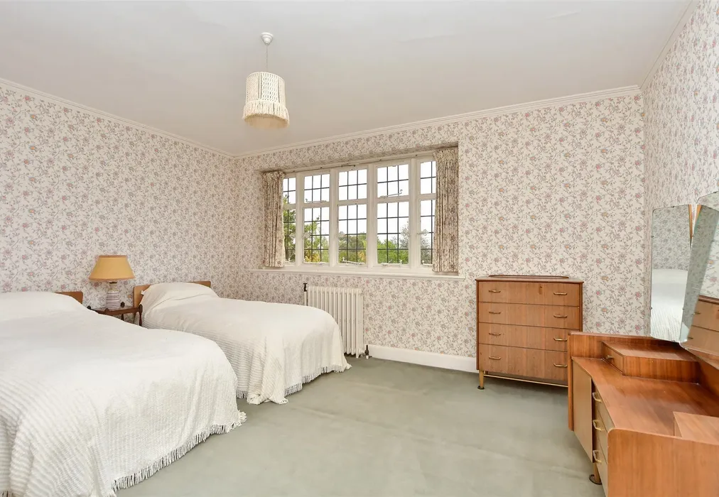 Bedroom 2 - The Street, Hartlip, Sittingbourne, Kent - Wards of Kent