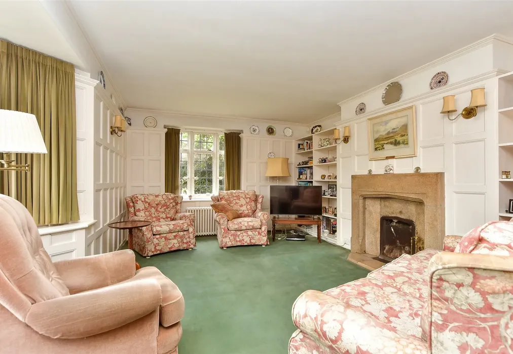 Lounge - The Street, Hartlip, Sittingbourne, Kent - Wards of Kent