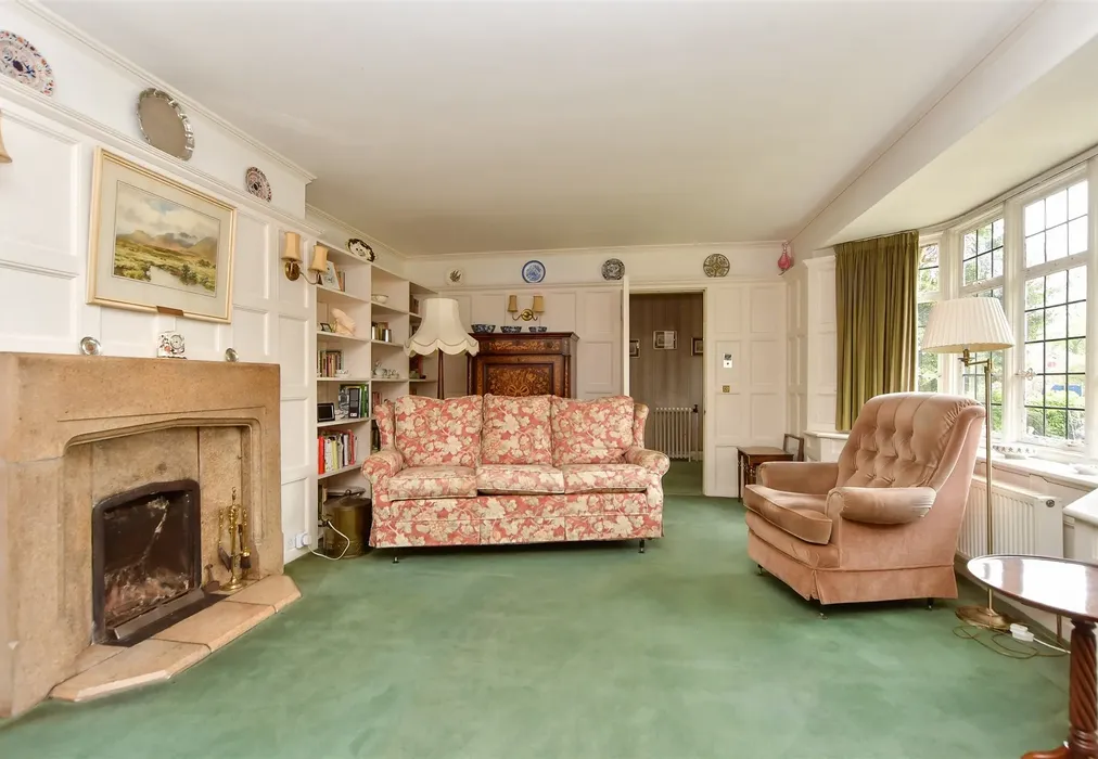Lounge - The Street, Hartlip, Sittingbourne, Kent - Wards of Kent