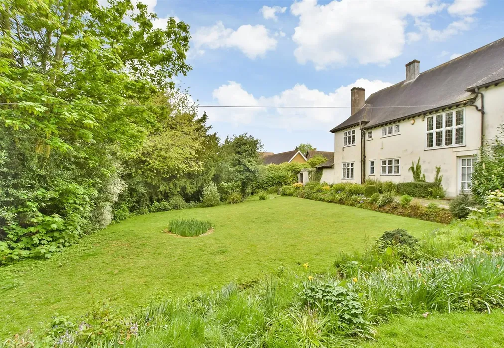 Rear Garden - The Street, Hartlip, Sittingbourne, Kent - Wards of Kent
