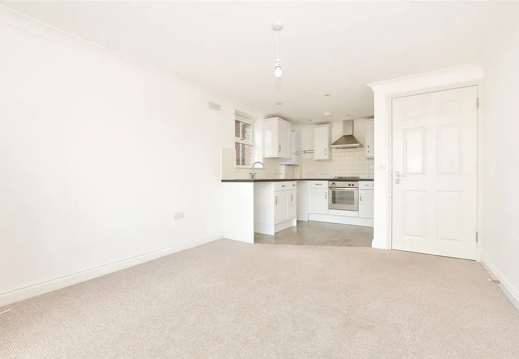 Kitchen/ Living Room - Mill Hill Road, Cowes, Isle of Wight - Wards of Kent
