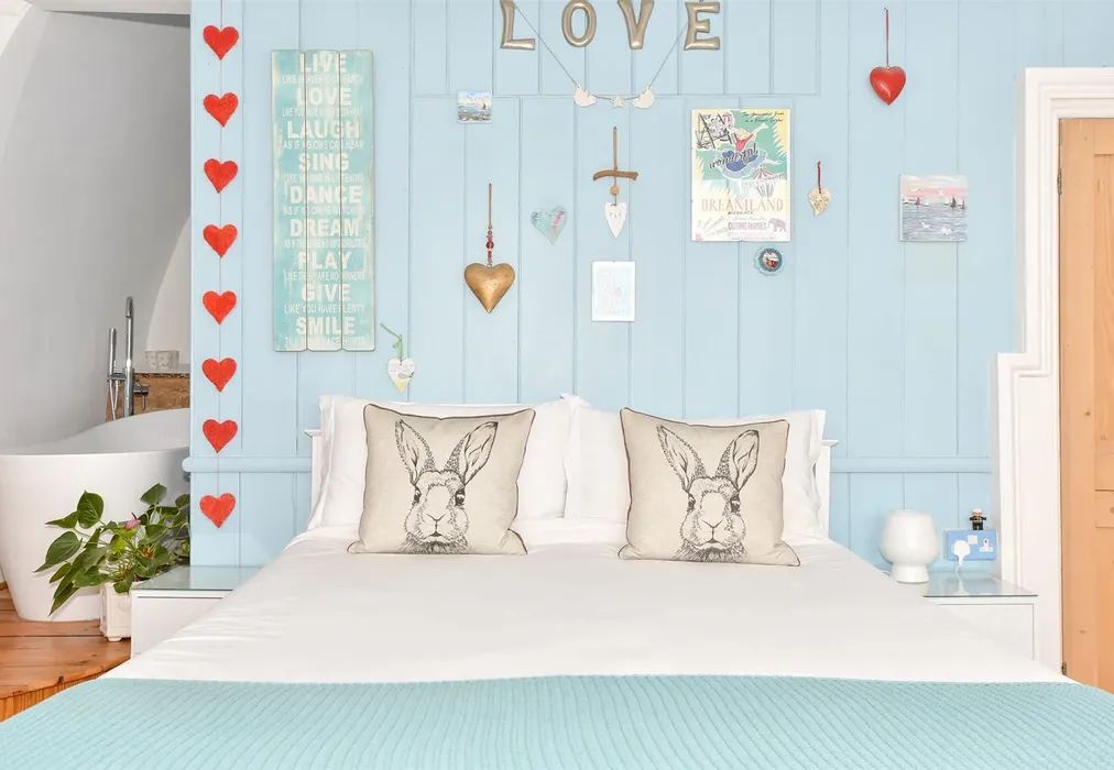 Internal Lifestyle Photograph - Granville Marina, Ramsgate, Kent - Wards of Kent