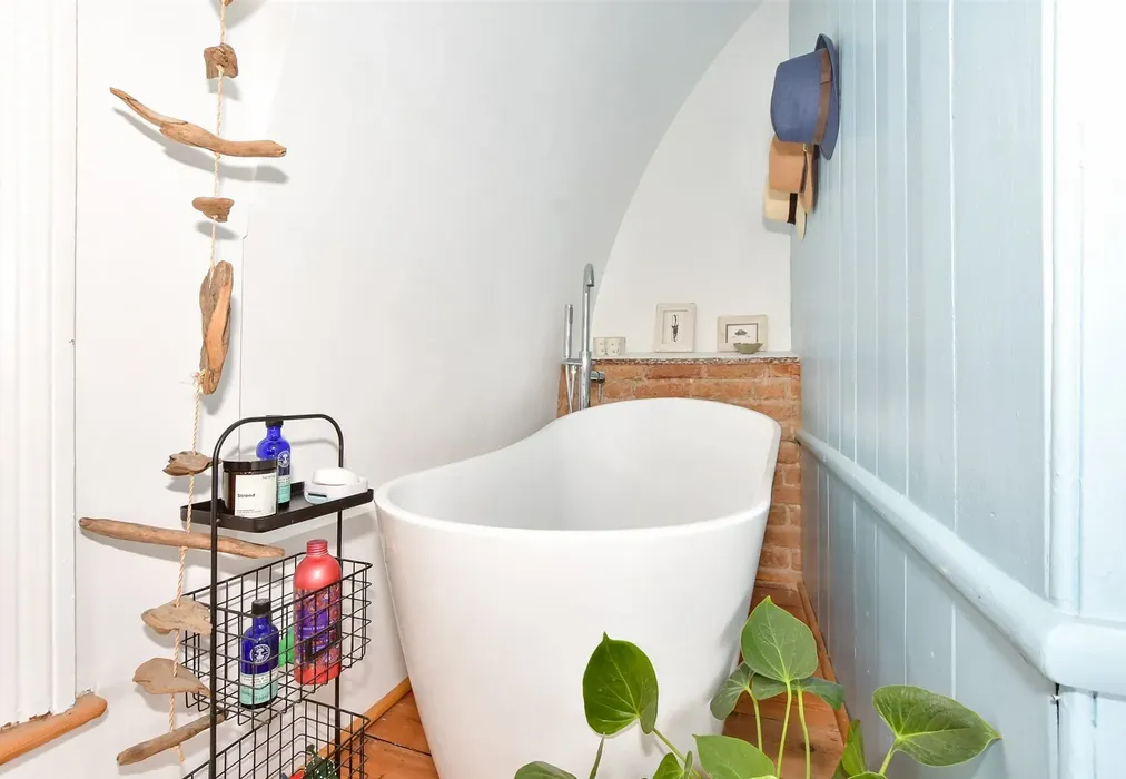 Internal Lifestyle Photograph - Granville Marina, Ramsgate, Kent - Wards of Kent