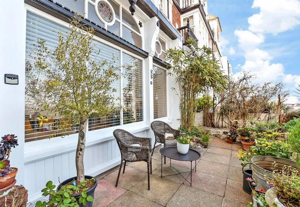 Front Garden - Granville Marina, Ramsgate, Kent - Wards of Kent