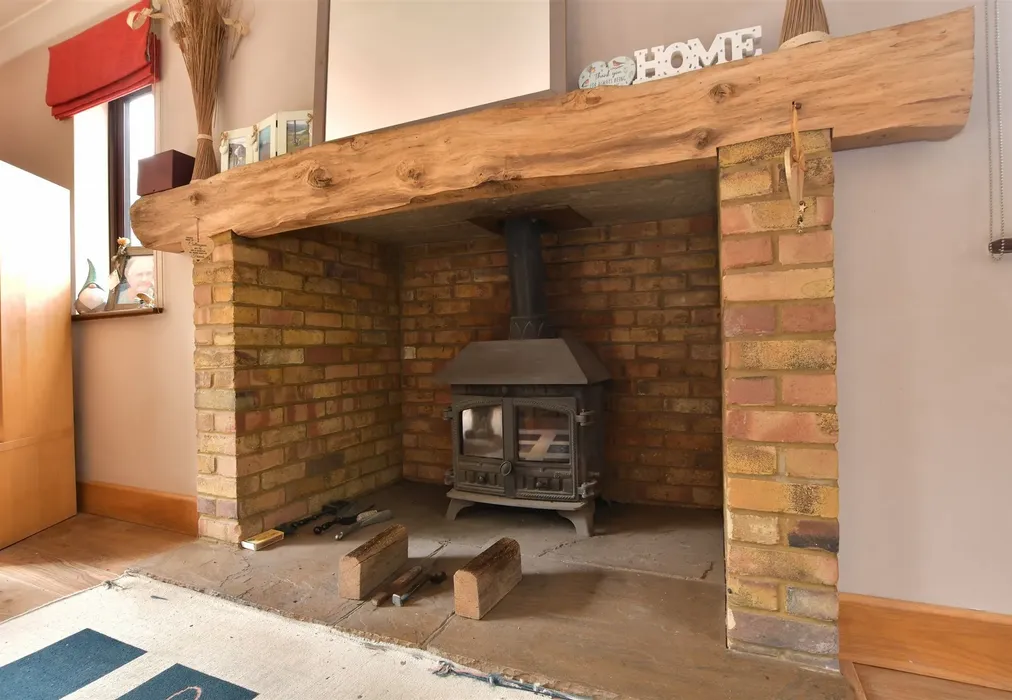 Internal Feature - Heron Hill Lane, Culverstone, Meopham, Kent - Wards of Kent