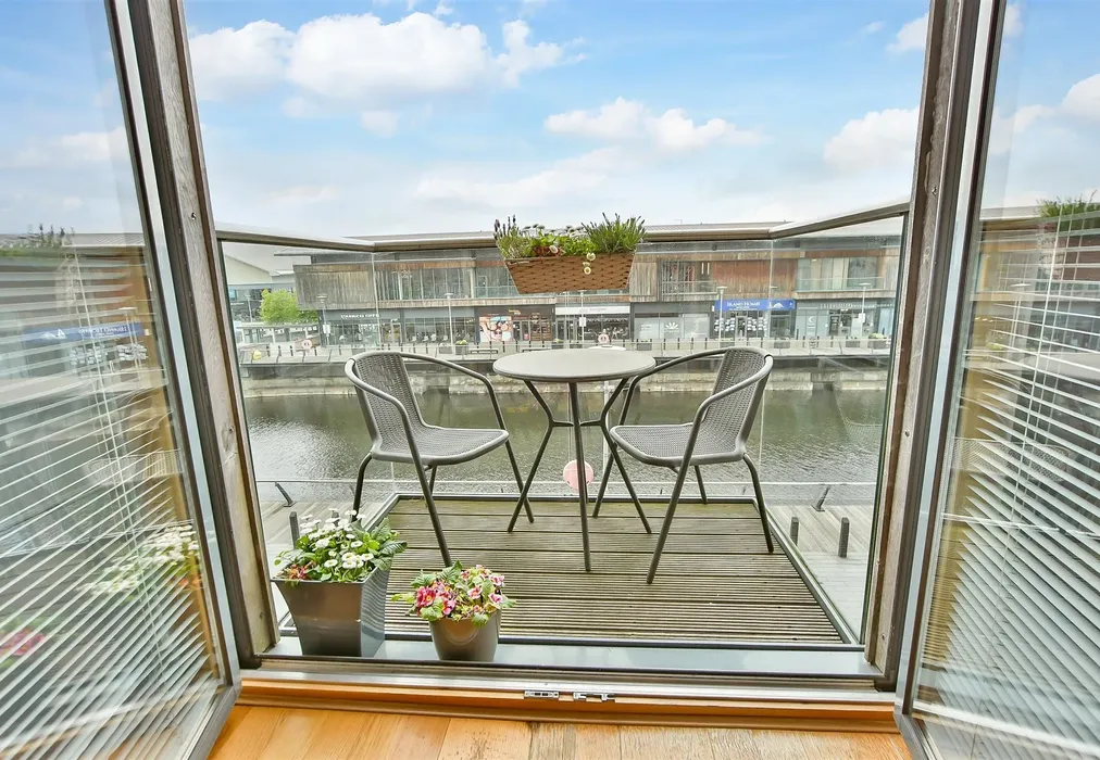 Balcony / Terrace - Dock Head Road, Chatham, Kent - Wards of Kent