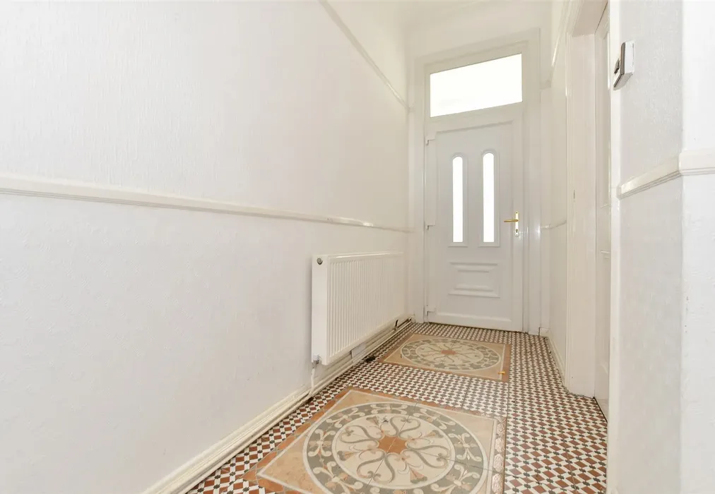 Entrance Hall - Warwick Road, Cliftonville, Margate, Kent - Wards of Kent