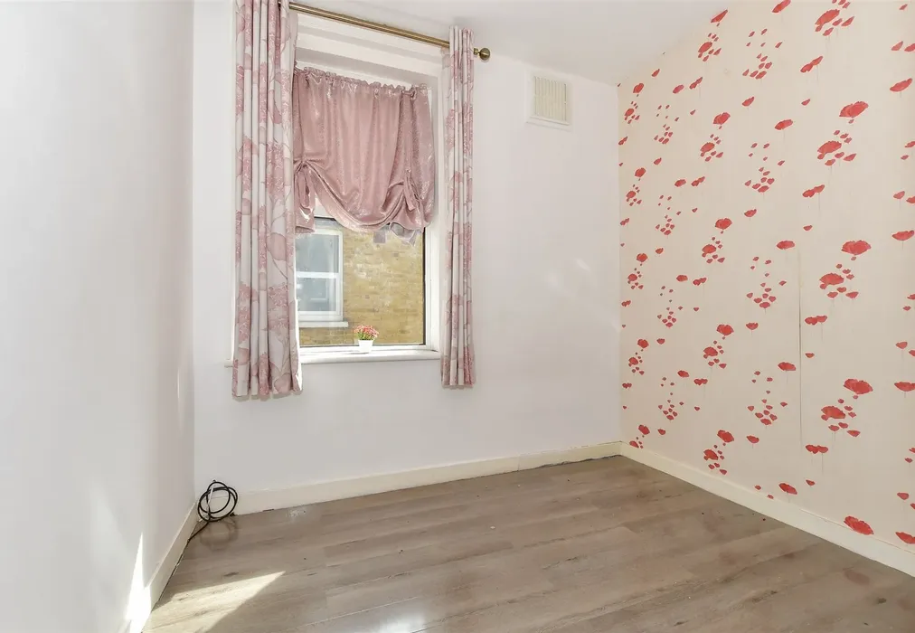 Bedroom 5 - Warwick Road, Cliftonville, Margate, Kent - Wards of Kent