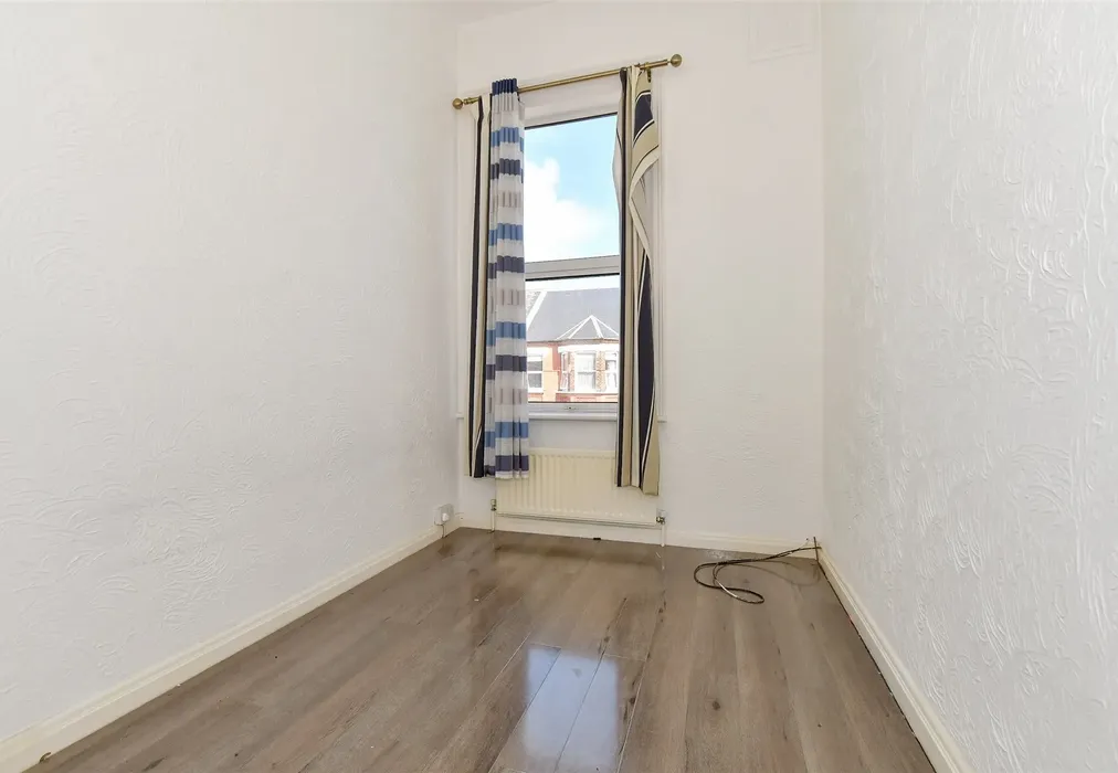 Bedroom 4 - Warwick Road, Cliftonville, Margate, Kent - Wards of Kent