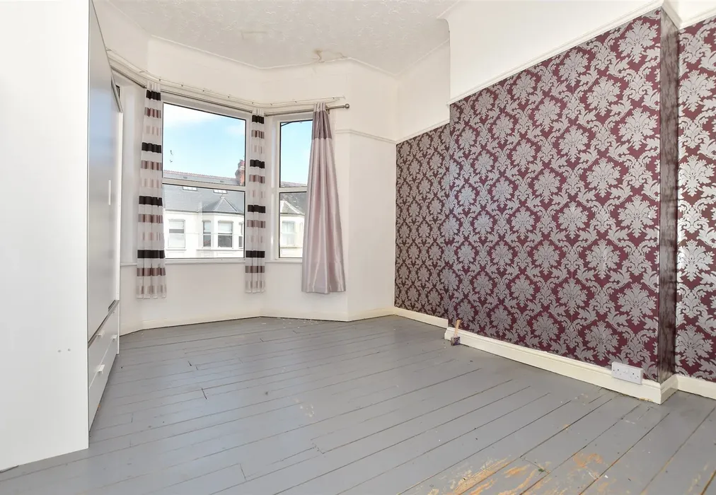Bedroom 1 - Warwick Road, Cliftonville, Margate, Kent - Wards of Kent