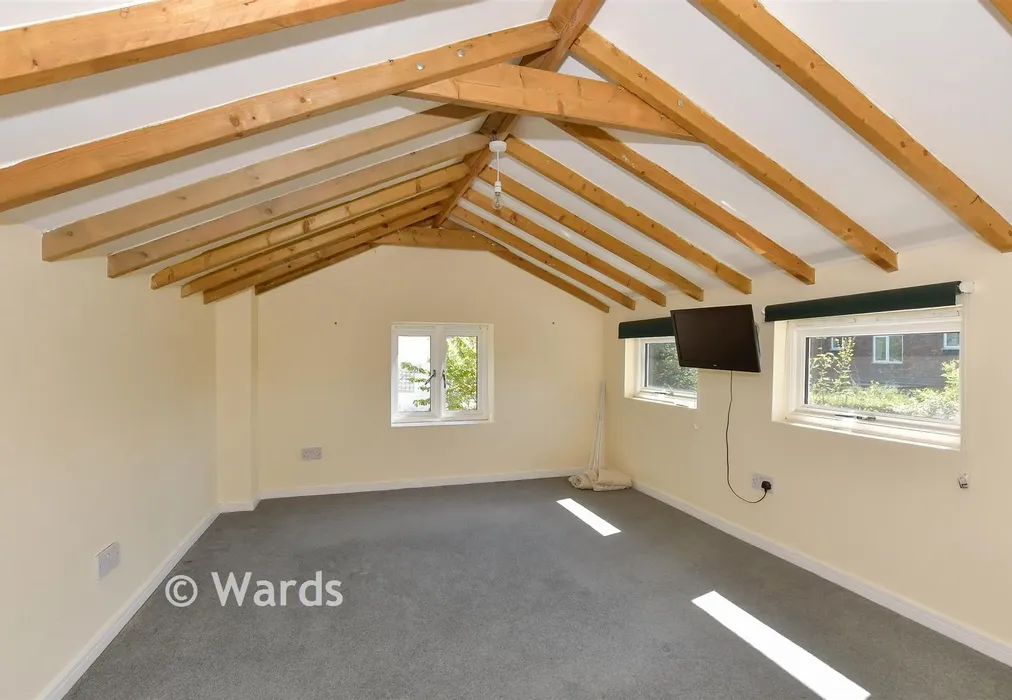 Annexe Bedroom - Vicarage Street, St. Peters, Broadstairs, Kent - Wards of Kent