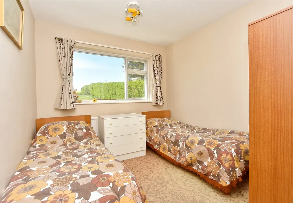 Bedroom 2 - Thorn Hill Road, Warden, Sheerness, Kent - Wards of Kent