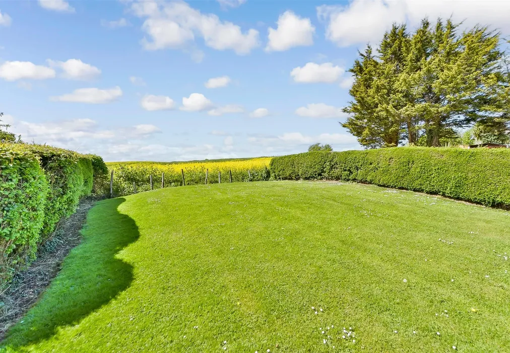 Rear Garden - Thorn Hill Road, Warden, Sheerness, Kent - Wards of Kent
