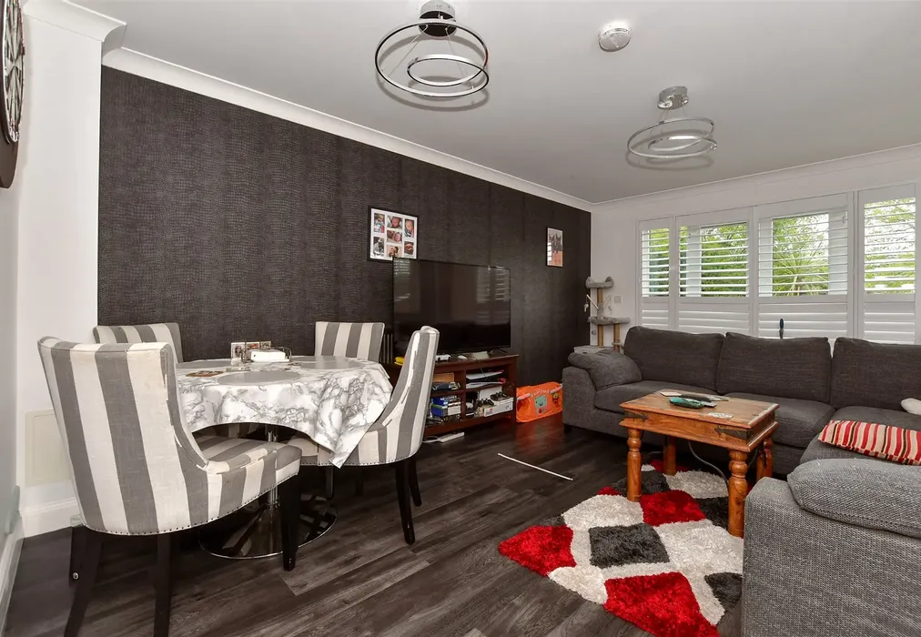 Lounge/ Diner - Sherway Close, Headcorn, Ashford, Kent - Wards of Kent