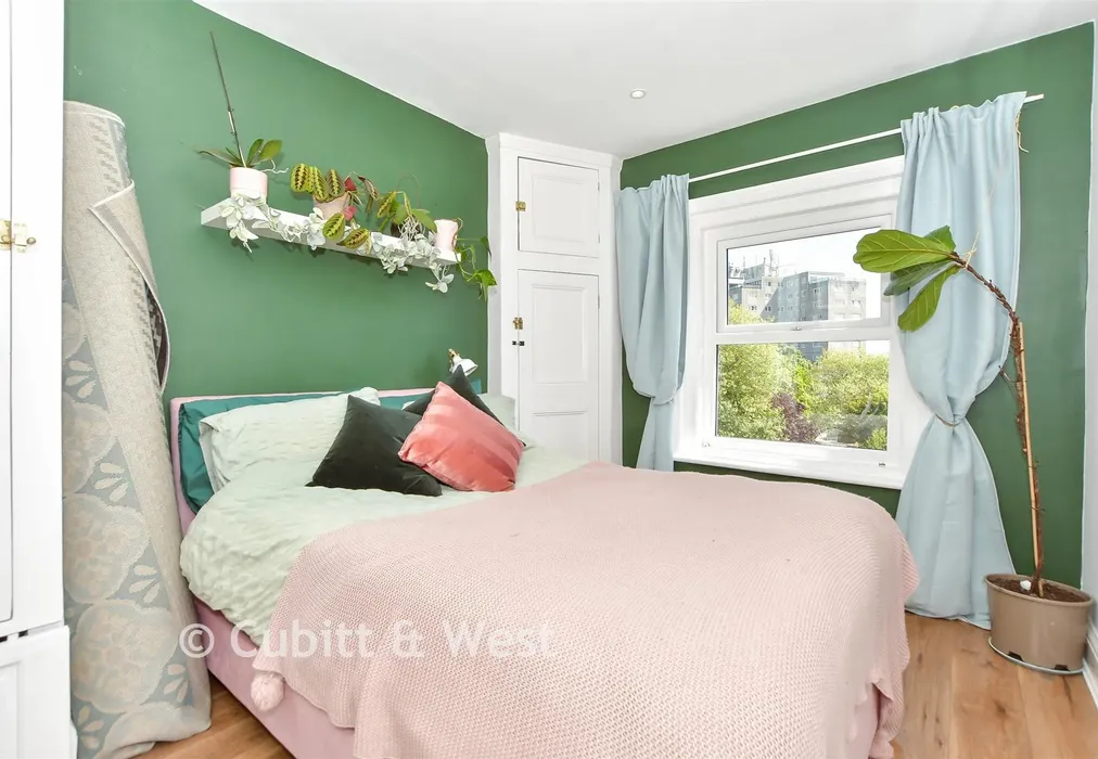 Bedroom - Lennox Road South, Southsea, Hampshire - Wards of Kent