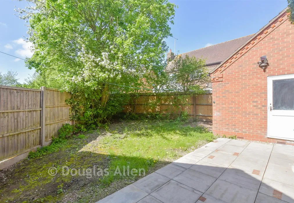Rear Garden - Heather Gardens, Waltham Abbey, Essex - Wards of Kent