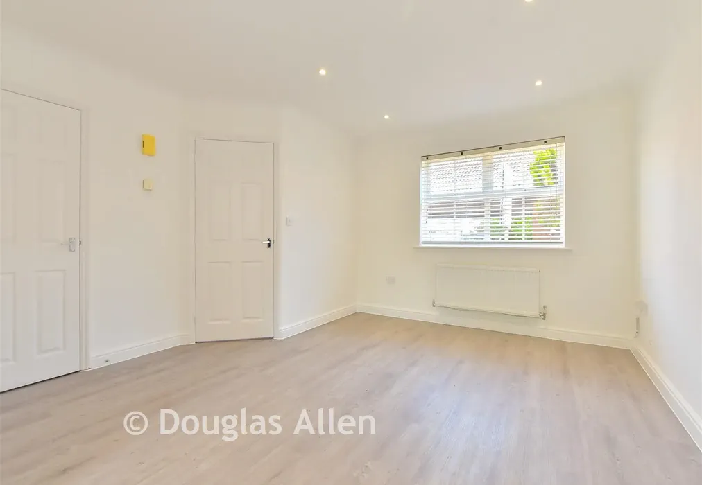 Lounge - Heather Gardens, Waltham Abbey, Essex - Wards of Kent
