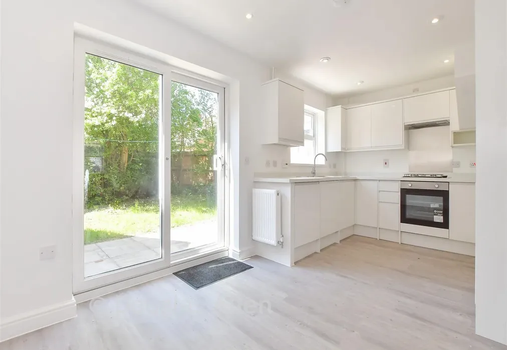 Kitchen/Diner - Heather Gardens, Waltham Abbey, Essex - Wards of Kent