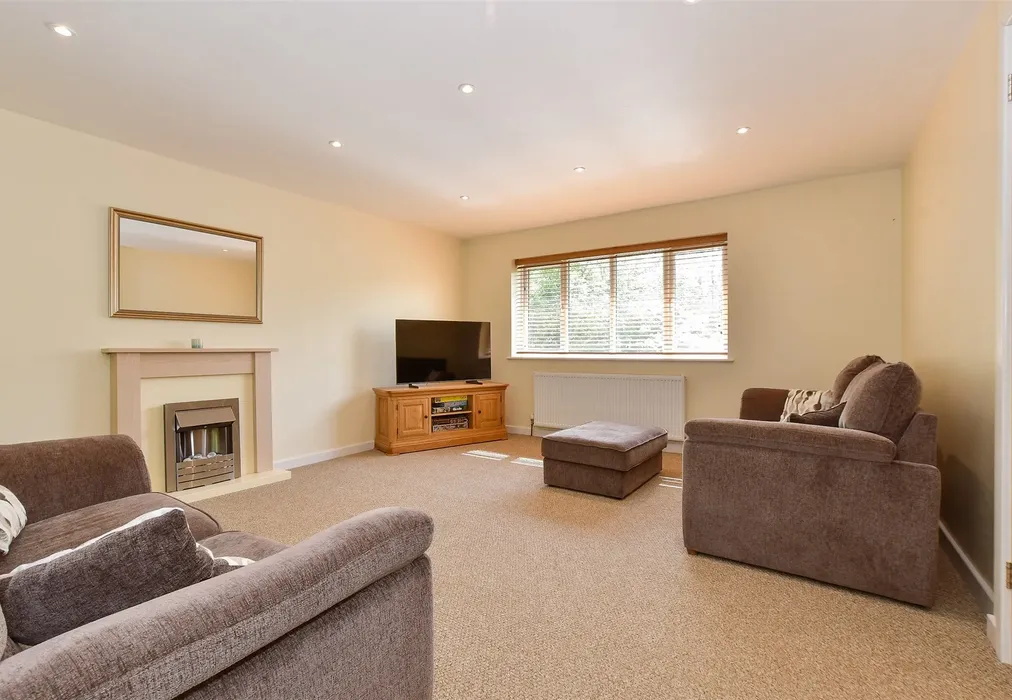 Sitting Room - Mill Lane, Binfield, Newport, Isle of Wight - Wards of Kent
