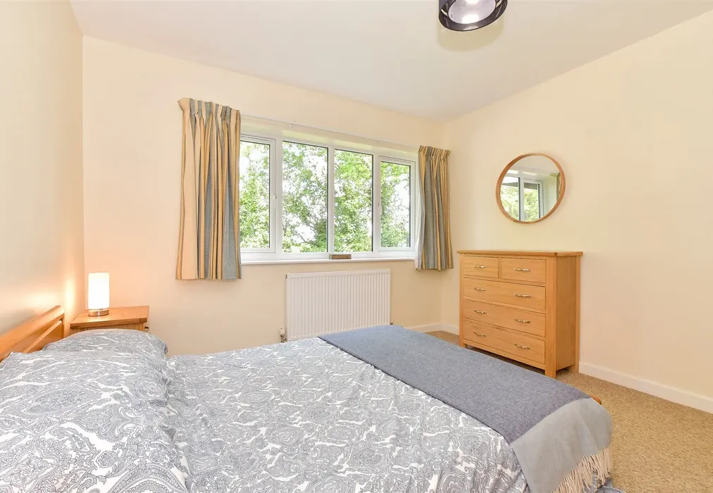 Bedroom 4 - Mill Lane, Binfield, Newport, Isle of Wight - Wards of Kent